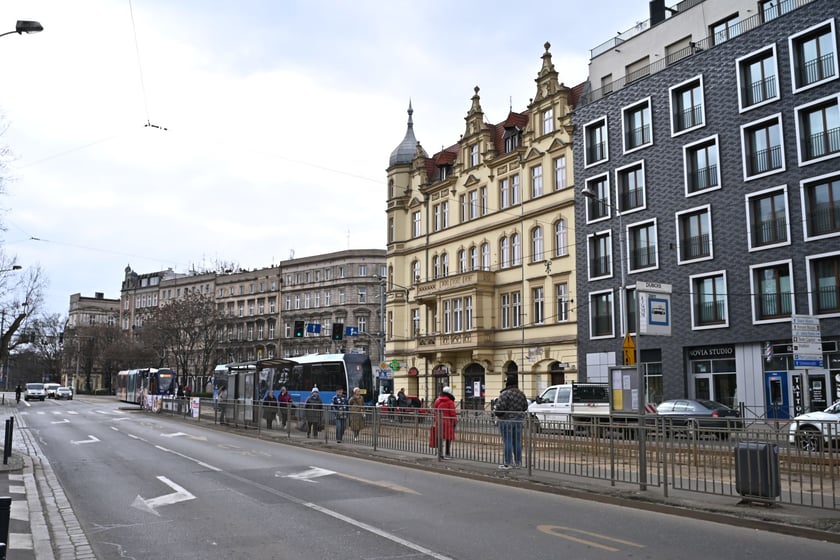 W tym miejscu, u zbiegu Drobnera i Dubois, powstanie nowoczesny, zielony węzeł przesiadkowy.