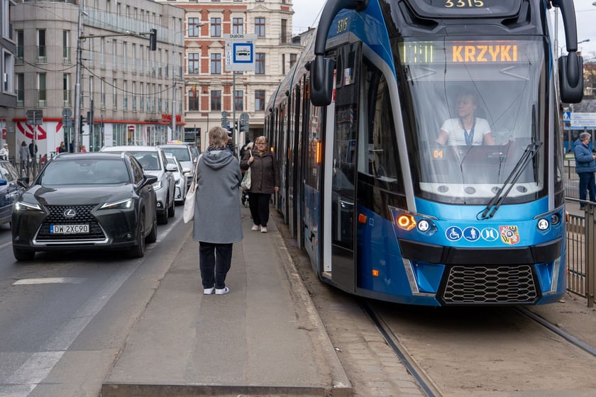 Ulica Drobnera i najwęższy peron miasta.&nbsp;