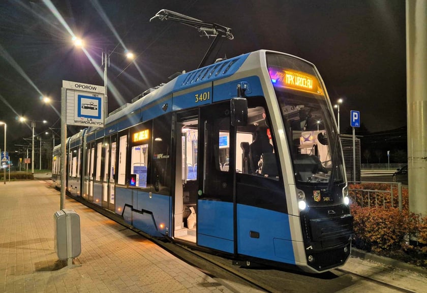 Nocami na mieście MPK testuje swoją pierwszą Pesę Twist 146N.