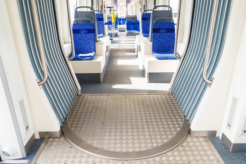Wnętrze Pesy Twist 146N o numerze 3401 - pierwszego tego typu tramwaju w MPK Wrocław.