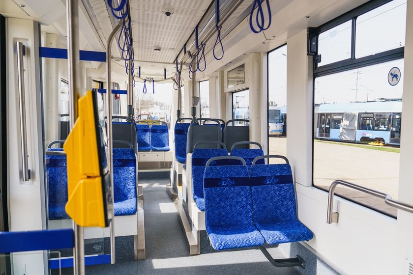 Wnętrze Pesy Twist 146N o numerze 3401 - pierwszego tego typu tramwaju w MPK Wrocław.