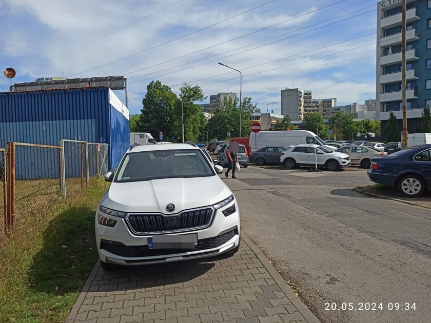 Niezgodnie z prawem zaparkowane samochody