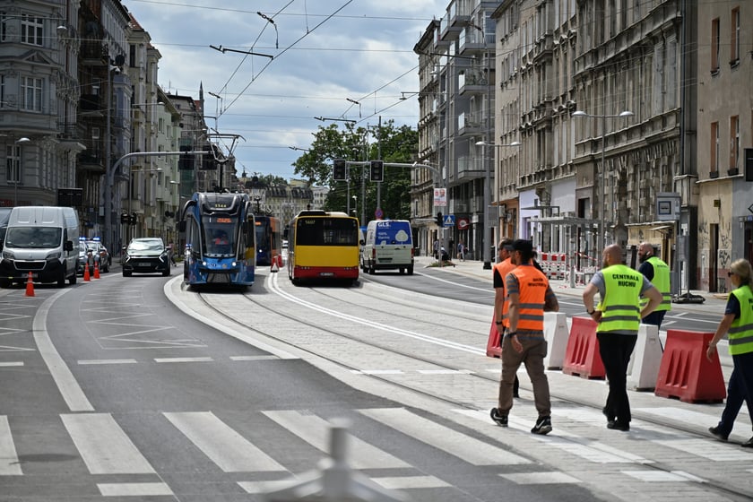 Przejazdy próbne tramwajów przez ul. Pomorską.