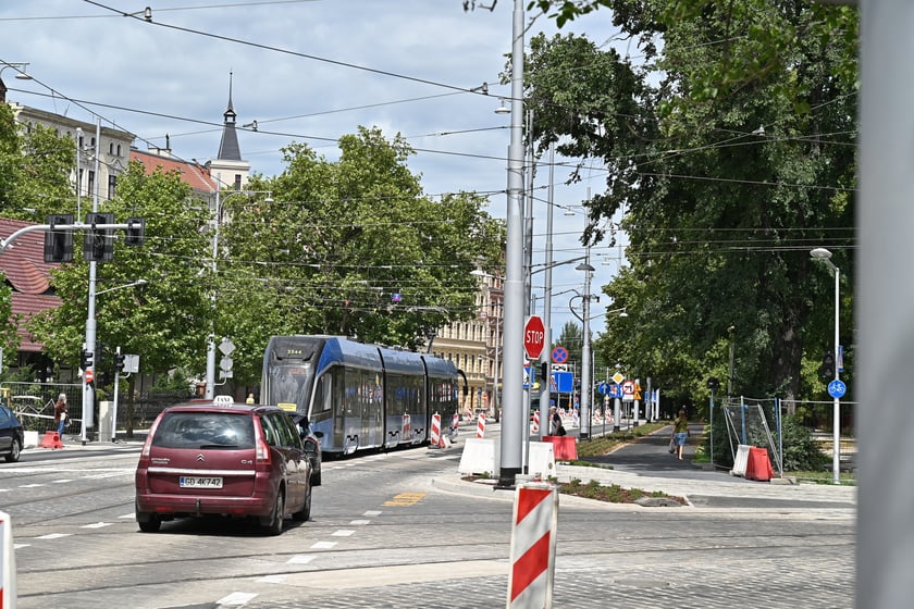 Przejazdy próbne tramwajów przez ul. Pomorską.
