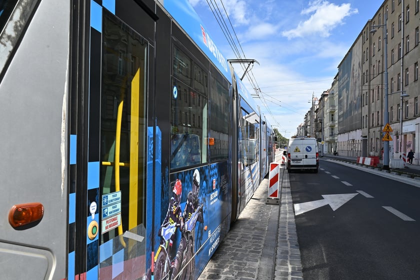 Przejazdy próbne tramwajów przez ul. Pomorską.
