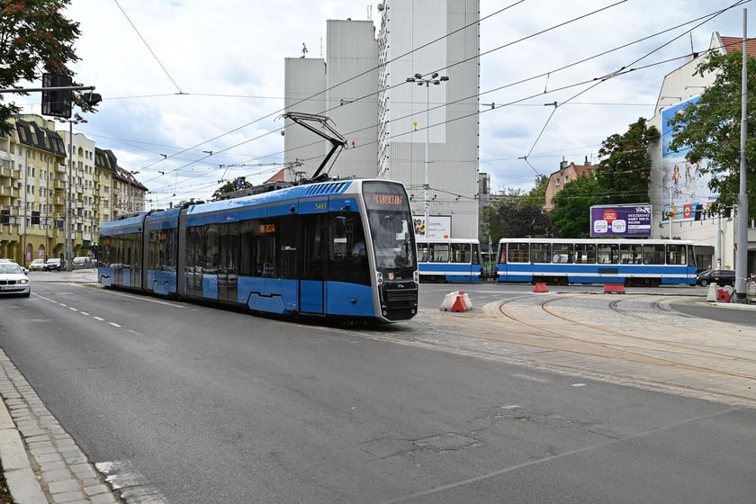 Przejazdy próbne tramwajów przez ul. Pomorską.