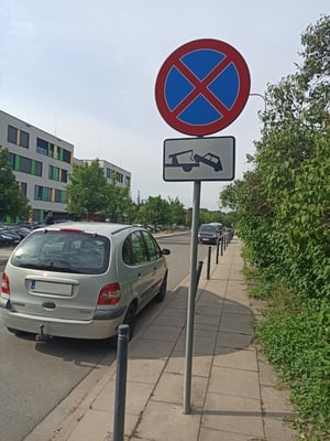 Nieprawidłowo zaparkowany pojazd