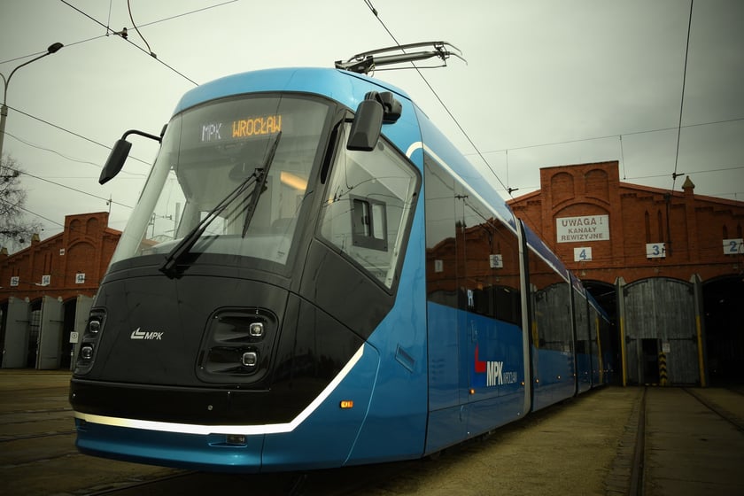 MPK Wrocław posiada 17 tramwajów Skoda 16T wyprodukowanych w latach 2006-2007. Gruntowną modernizację przeszły w latach 2021-2022.