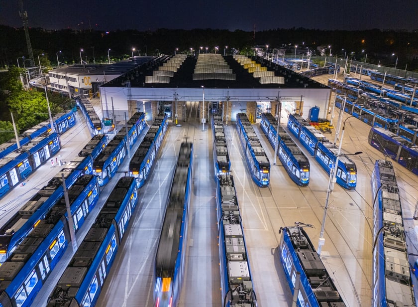 Kilkadziesiąt tramwajów stacjonujących na zajezdni Borek.