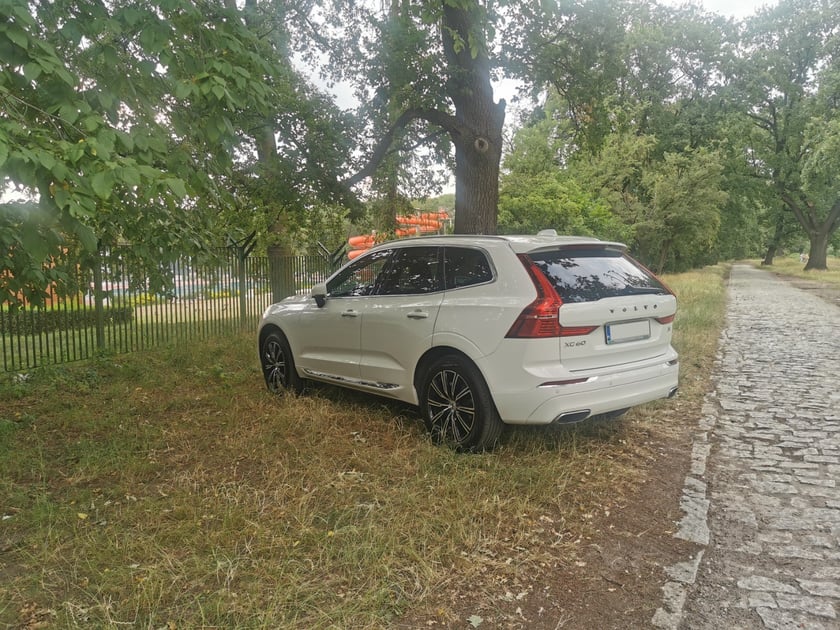 Przykłady nieprawidłowego parkowania
