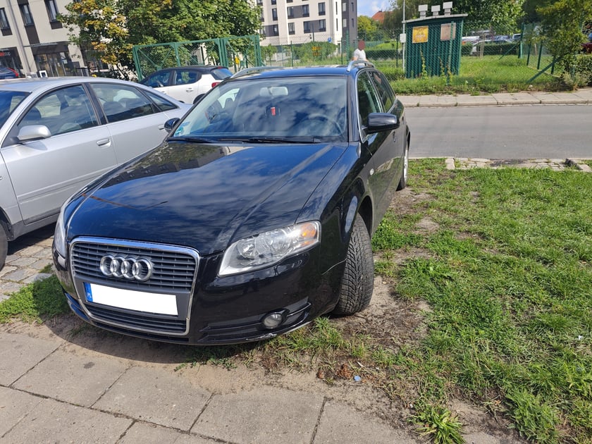 Przykłady nieprawidłowego parkowania
