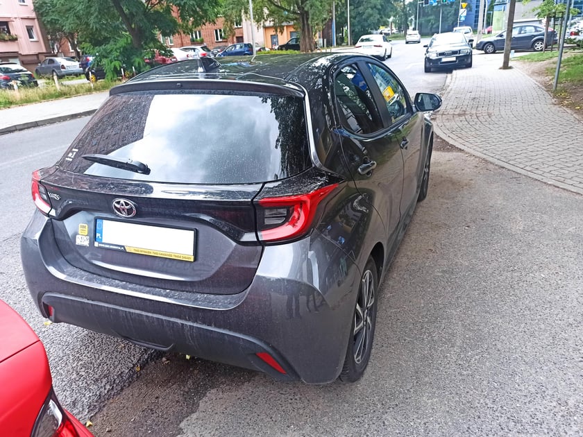 Przykłady nieprawidłowego parkowania