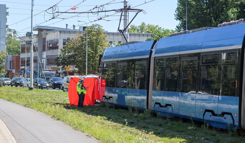 Ulica Popowicka - miejsce tragicznego wypadku, w którym pod kołami tramwaju zginął rowerzysta