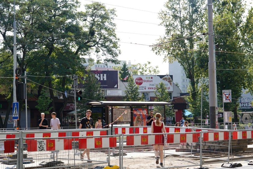 Remont torów na ulicy Grabiszyńskiej na wysokości skrzyżowania z Zaporoską i Szpitalną.