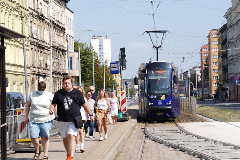 Remont torów na ulicy Grabiszyńskiej na wysokości skrzyżowania z Zaporoską i Szpitalną.