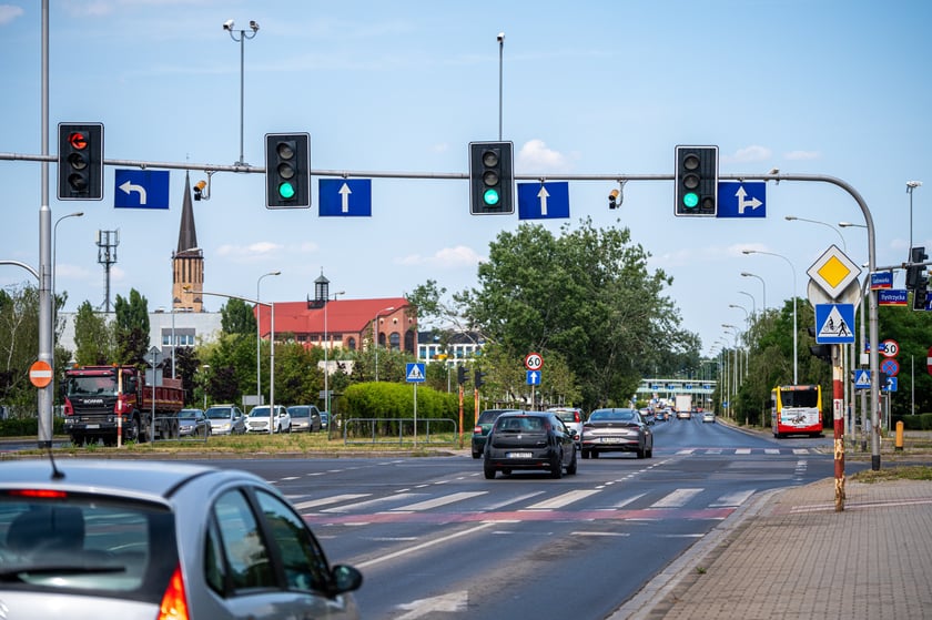 Skrzyżowanie ul. Na Ostatnim Groszu/ Bystrzycka/ Gądowianka.