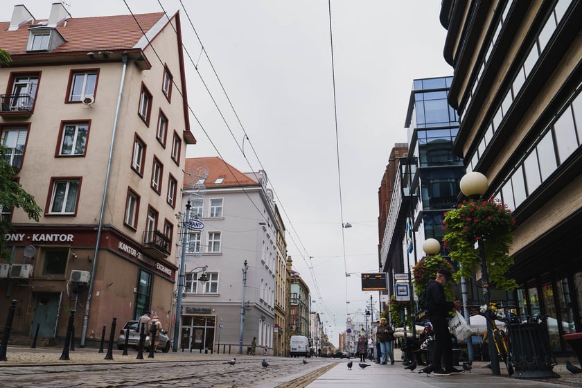 Przystanek "Oławska" na ul. Szewskiej będzie podniesiony - wsiadanie do tramwaj&oacute;w będzie wygodniejsze