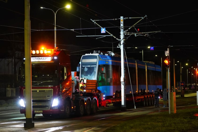 24. Pesa 146N dotarła do zajezdni Borek w nocy z 8 na 9 stycznia. MPK zaprosiło na powitanie tramwaju wrocławian