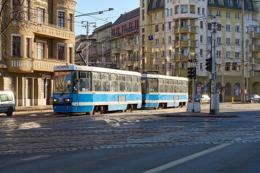 Skrzyżowanie Dubois z Pomorską. Tu w ramach Torywolucji MPK wymieni cztery rozjazdy i skrzyżowanie torów