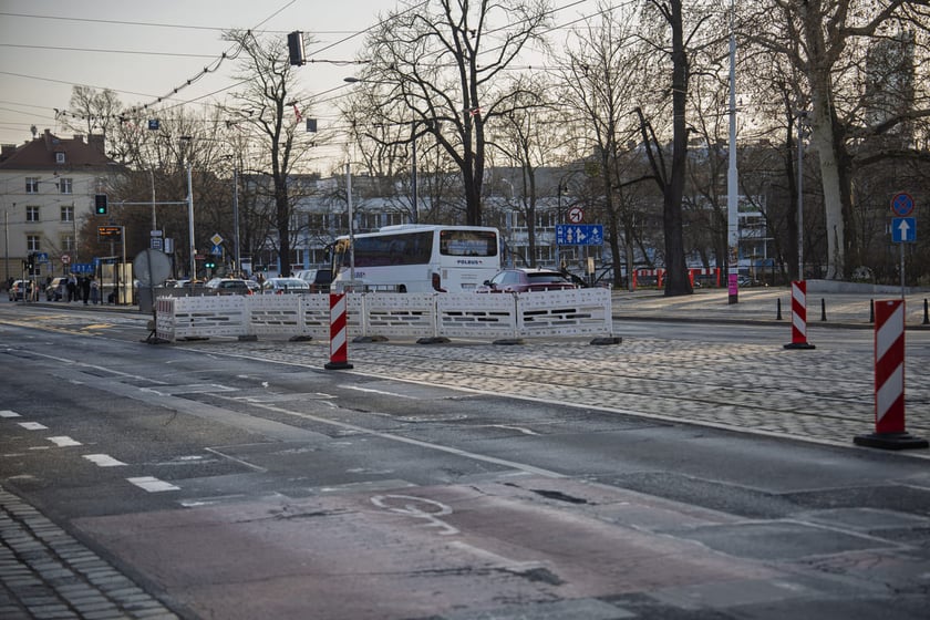 Remont torowiska na Piotra Skargi od 8 marca do drugiej połowy maja 2025.