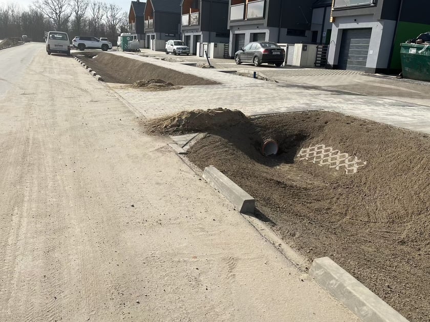 Na osiedlu Lipa Piotrowska kończy się budowa zupełnie nowej trasy  - łącznika między ulicami Cynamonową a Pełczyńską.