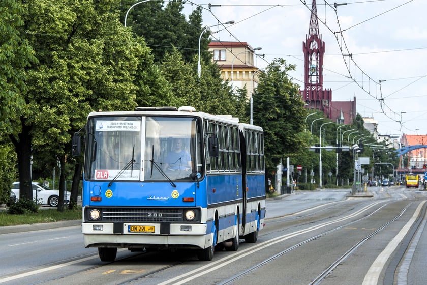 Ikarus 280