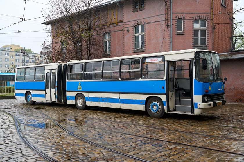 Ikarus 280.117
