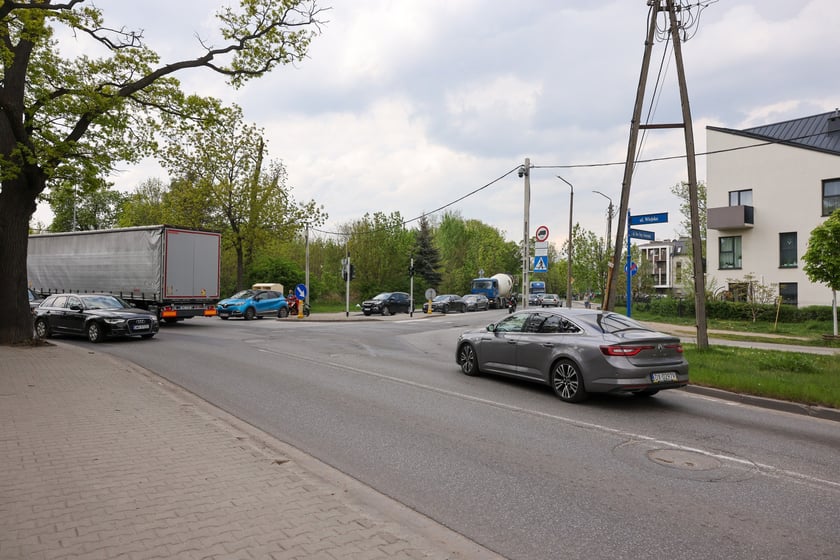 Skrzyżowanie ulic Awicenny, Wiejskiej i Mokronoskiej