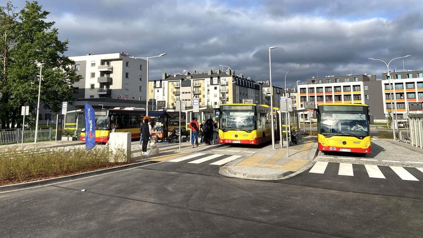 Nowa pętla "Jagodno P+R" to początek (lub koniec) nowej trasy autobusowej. O poranku MPK rozdawało pasażerom ulotki i kawę