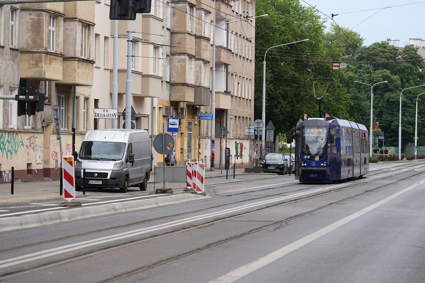 Przystanki wiedeńskie przy skrzyżowaniu ulic Sienkiewicza i Piastowskiej w przeddzień uruchomienia
