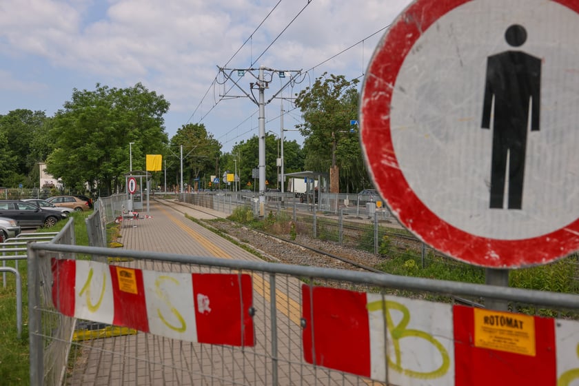 Remont torowiska na Kosmonautów rozpocżął się w sobotę 31 maja. Tramwaje na Leśnicę nie pojadą przez trzy miesiące