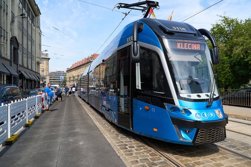 Przy skrzyżowaniu Świdnickiej z Piłsudskiego, druga połowa czerwca 2025