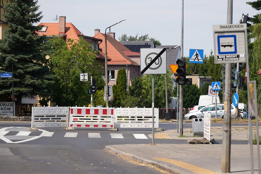 Ulica Śniadeckich przygotowana do remontu. Prace potrwają do połowy września