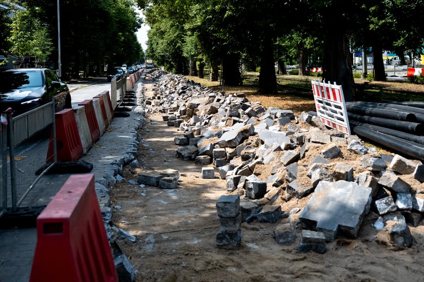 Prace na ul. Powstańców Śląskich we Wrocławiu, 15 lipca 2025