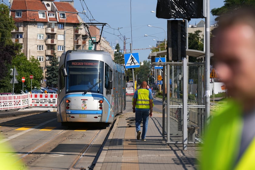 Tramwaje znów jeżdżą ul. Bardzką - 2 sierpnia 2025