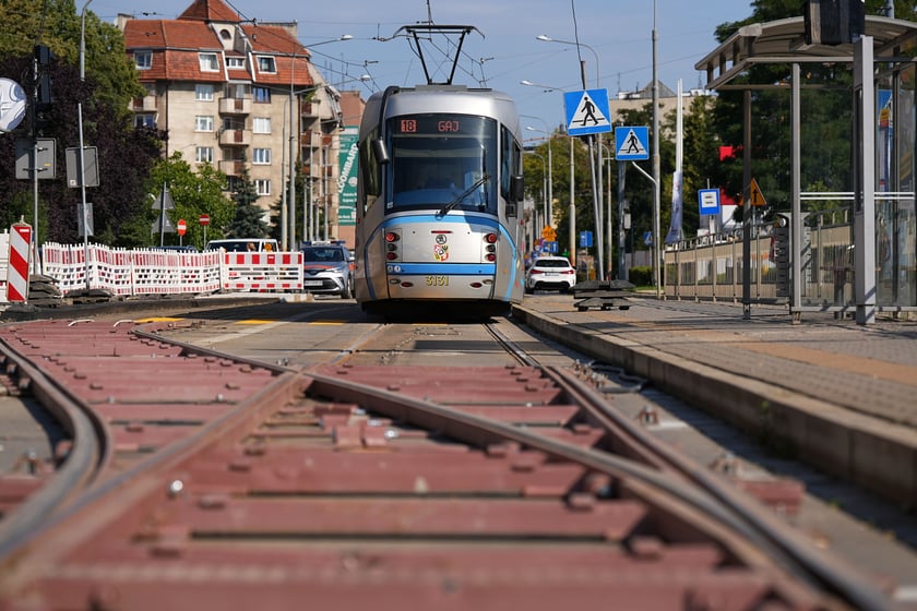 Tramwaje znów jeżdżą ul. Bardzką - 2 sierpnia 2025