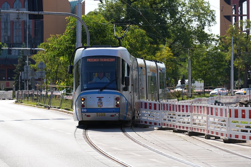Tramwaje znów jeżdżą ul. Bardzką - 2 sierpnia 2025