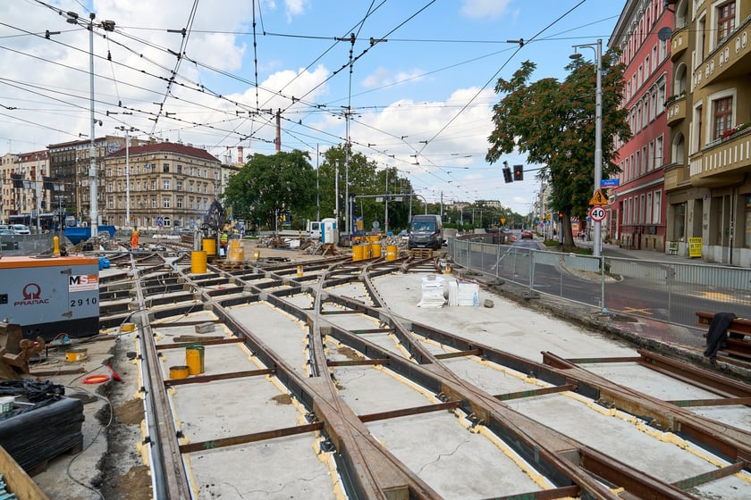 Remont torowiska na skrzyżowaniu Pomorska-Dubois