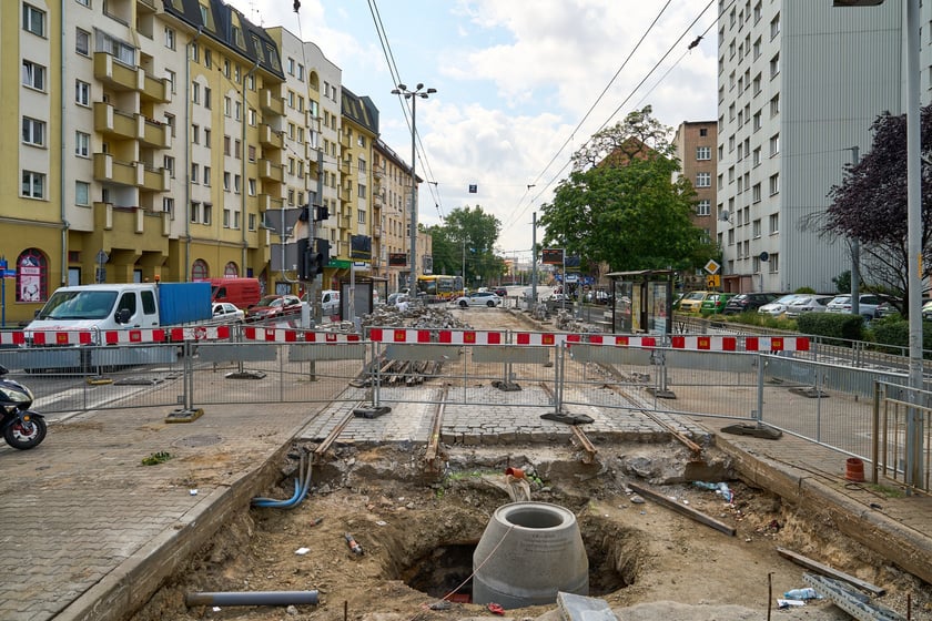 Remont torowiska na skrzyżowaniu Pomorska-Dubois