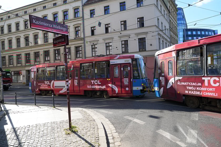 Wypadek na skrzyżowaniu Krupniczej i Kazimierza Wielkiego 19 sierpnia