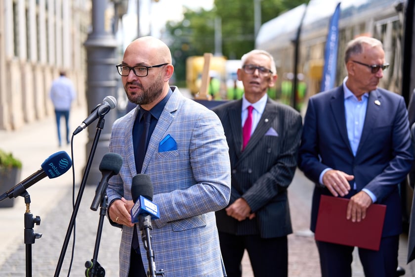 Tramwaj im. Piotra Bednarza – nadanie imienia. Uczestnicy spotkania, 22 sierpnia 2025 r.