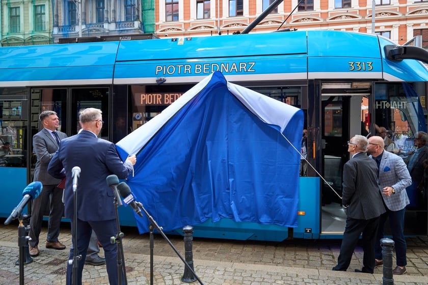 Tramwaj im. Piotra Bednarza – nadanie imienia. Uczestnicy spotkania, 22 sierpnia 2025 r.