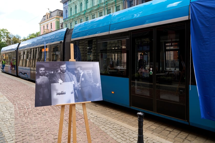 Tramwaj im. Piotra Bednarza – nadanie imienia. Uczestnicy spotkania, 22 sierpnia 2025 r.