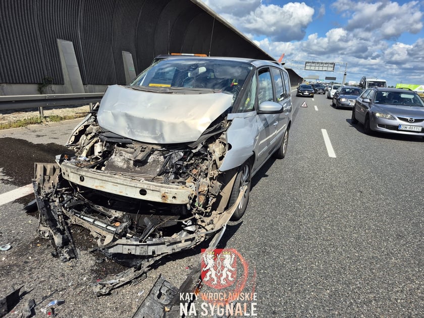 Wypadek na AOW - zderzyły się trzy samochody (24 sierpnia)