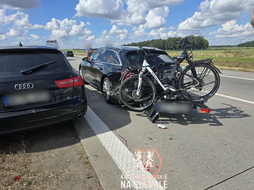 Na 142 km autostrady A4 (pomiędzy węzłami Pietrzykowice a Kąty Wrocławskie) doszło do zdarzenia drogowego z udziałem trzech samochodów osobowych.