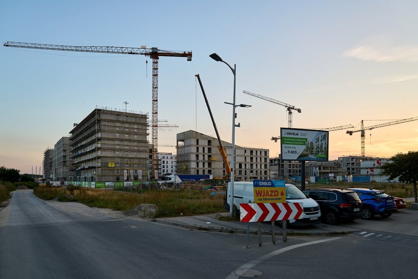 Aleja Architektów i jej otoczenie - istniejące i powstające budynki na Nowych Żernikach na osiedlu Leśnica