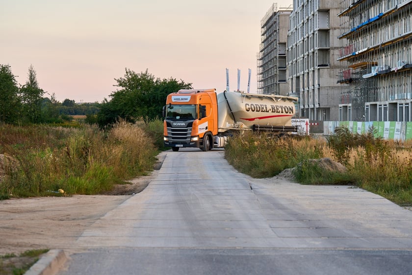 Aleja Architektów i jej otoczenie - istniejące i powstające budynki na Nowych Żernikach na osiedlu Leśnica