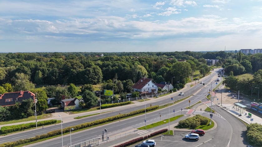 Widok na działkę Develii i okolice - ulicę Pilczycką