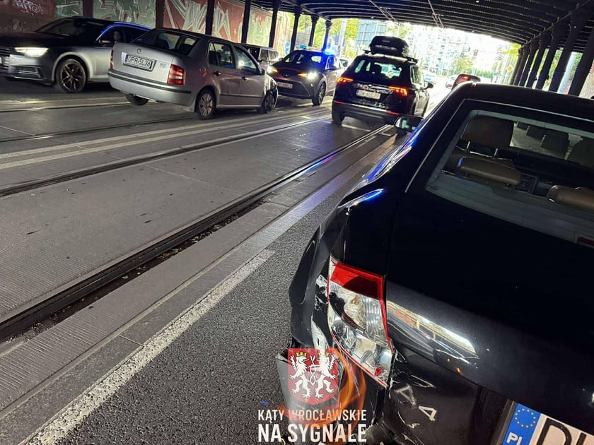 Rozbite samochody. Utrudnienia na Pułaskiego