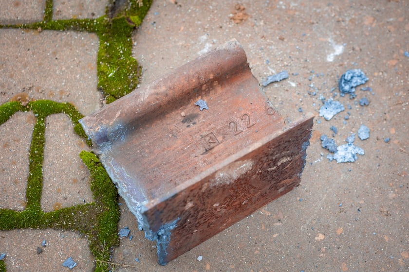 Naprawa pękniętej szyny na placu Jana Pawła II